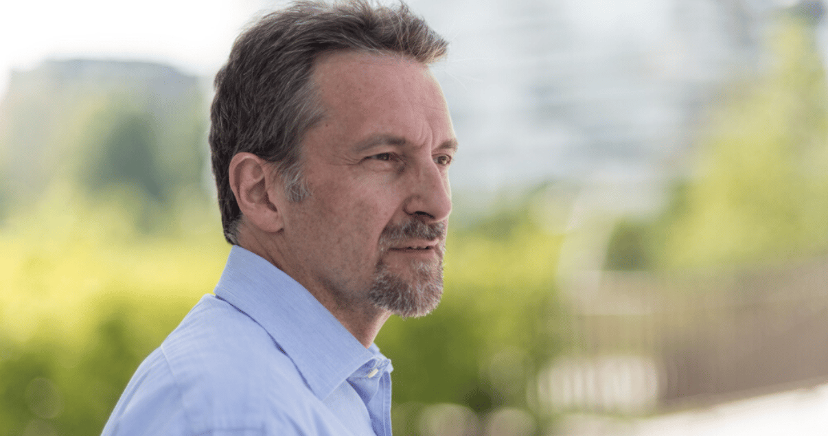 Why Are Men's Hair Clubs So Expensive?